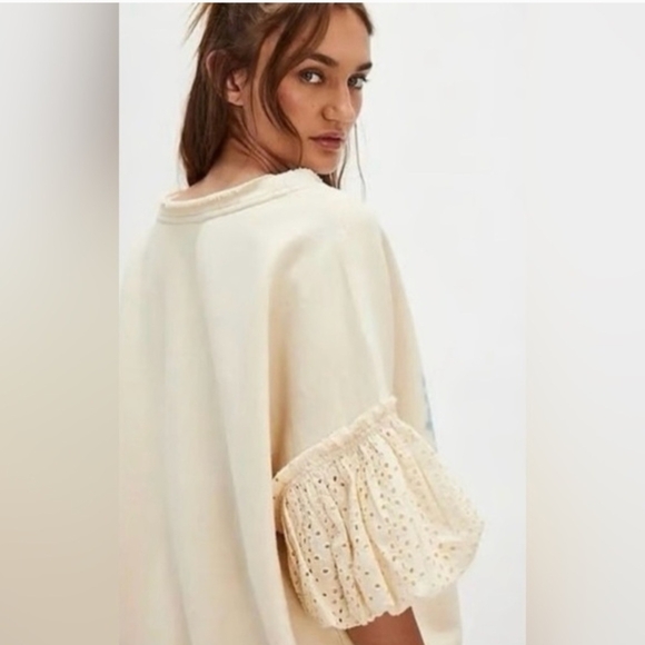 NWT ❤️‍🩹 Free People Doily Eyelet Heart Lace Oversized Sweatshirt Top Sz. XS - Picture 2 of 9
